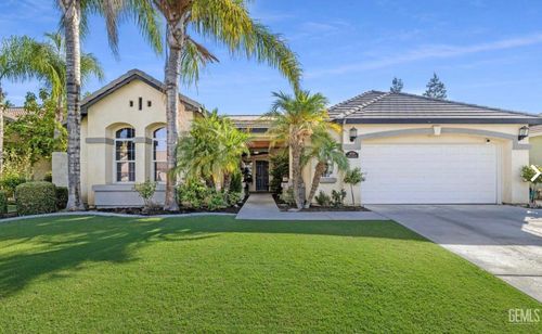 10300 Seneca Falls Ave, Bakersfield, CA, 93312-1831 | Card Image