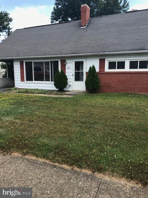 1517 Continental Rd, York, PA, 17404-1909 | Card Image