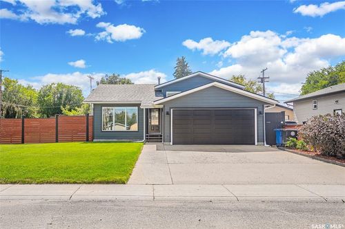 104 8th Ave W, Biggar, SK, S0K0M0 | Card Image