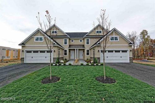 15 Boggs St, Mechanicville, NY, 12118 | Card Image