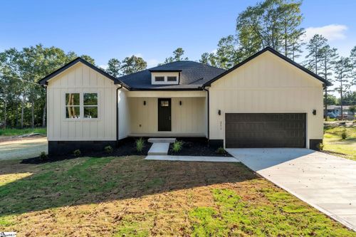 211 Chestnut Dr, Belton, SC, 29627-8633 | Card Image