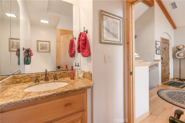 Main Level Bathroom | Image 18