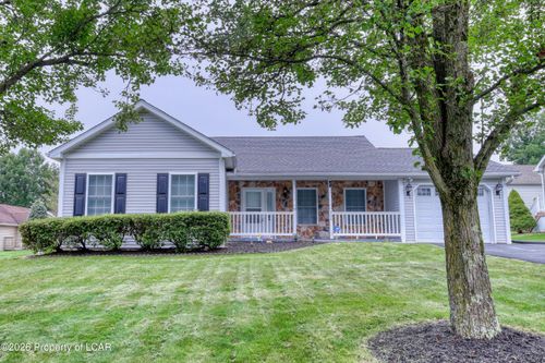 304 Golden Oaks Dr, White Haven, PA, 18661-4106 | Card Image