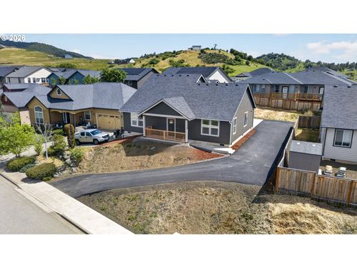 2581 Brockway Rd, Winston, OR, 97496-9646 | Card Image