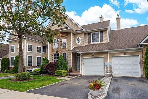 27 Eagle Cir, Bohemia, NY, 11716-4627 | Card Image