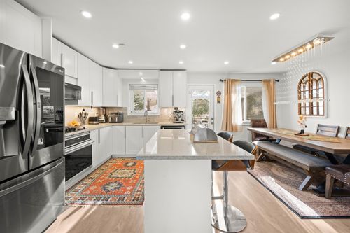 2333 Kirkstone Rd, North Vancouver, BC, V7J3M1 | Card Image