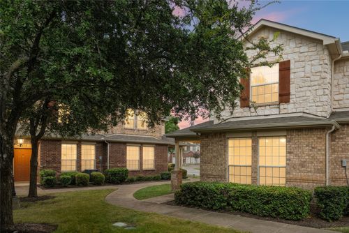 2722 Hyde Park Dr, Grand Prairie, TX, 75050-1315 | Card Image