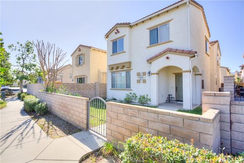 469 Niagara Ct, Corona, CA, 92878-4295 | Card Image