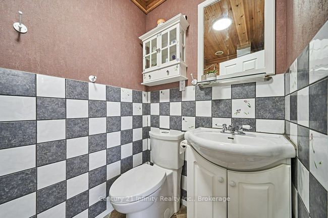 4384 Boundary Rd, Home with 3 bedrooms, 2 bathrooms and 20 parking in Pontypool ON | Image 16