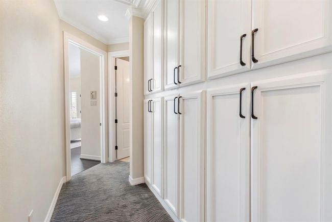 Ample 2nd-Level Storage Space | Image 27