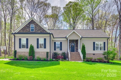 1823 Rain Forest Dr, York, SC, 29745-8910 | Card Image