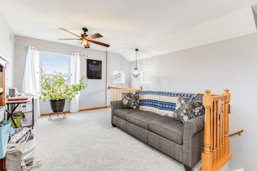 661 Chestnut Rdg, Minooka, IL, 60447-9290 | Card Image
