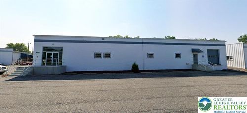 6374-6374 Winside Dr, Bethlehem, PA, 18017-9352 | Card Image