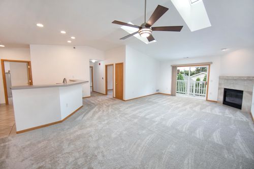3243 S 92nd St, Milwaukee, WI, 53227-4815 | Card Image