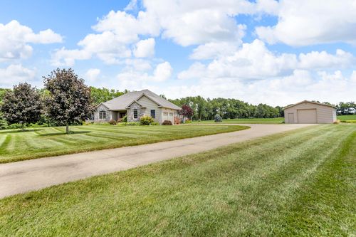 14142 Elm Row Rd, Albion, MI, 49224-9611 | Card Image