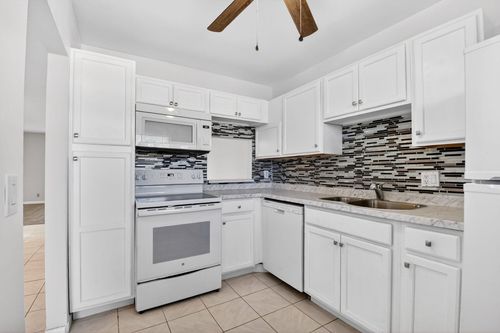 201 Oxford 600, West Palm Beach, FL, 33417-1420 | Card Image