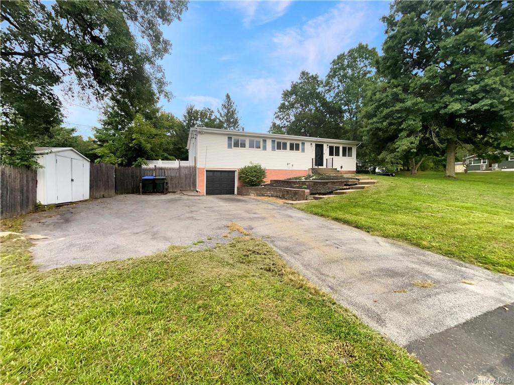 Larchwood Dr, Goshen, NY 10924