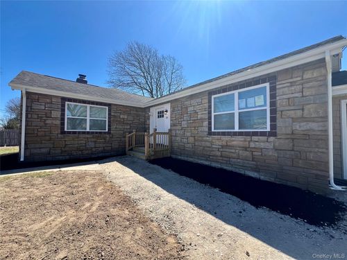 30 Lombardy Dr, Shirley, NY, 11967-4212 | Card Image