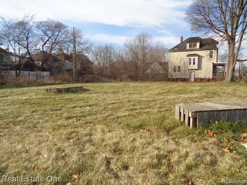 2401 Baldwin St, Detroit, MI, 48214-1750 | Card Image