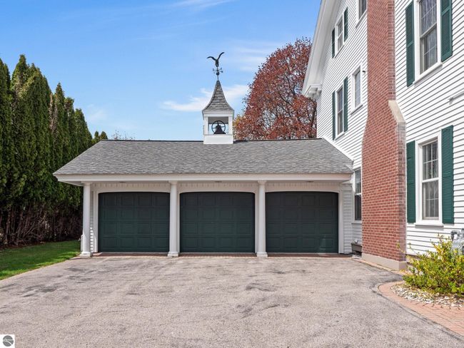 431 Michigan Ave, House other with 10 bedrooms, 7 bathrooms and null parking in Charlevoix MI | Image 86