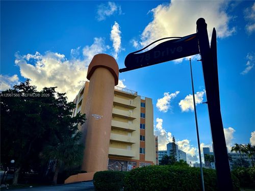 312-200 178th Dr, Sunny Isles Beach, FL, 33160-2876 | Card Image
