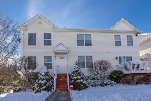 1 Lexington Way, Middletown, NY, 10940-1607 | Card Image