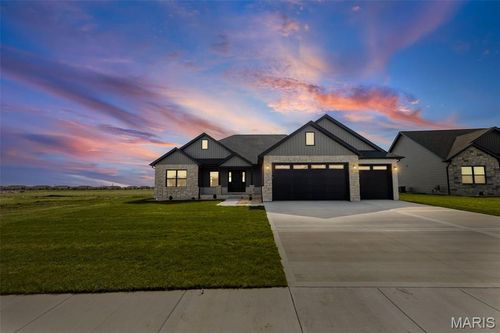 213 George Bush Blvd, Troy, IL, 62294 | Card Image