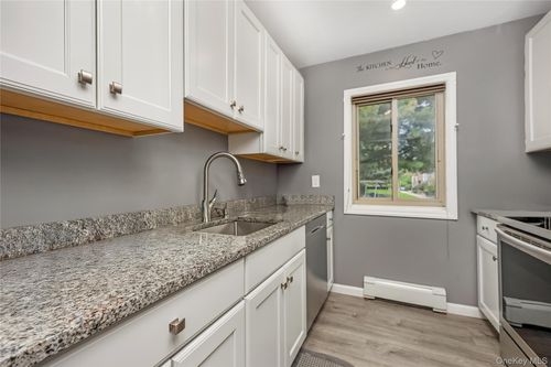 apt-21a-2449 Union Blvd, Islip, NY, 11751-3117 | Card Image