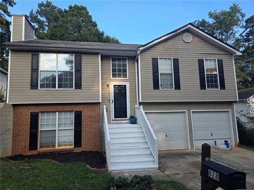 828 Tradd Ct, Stone Mountain, GA, 30087-4686 | Card Image