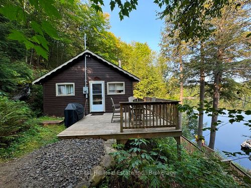 1023 Twilight Close Lane W, Algonquin Highlands, ON, P0A1E0 | Card Image