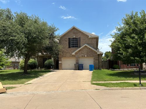 2000 Peck St, Glenn Heights, TX, 75154-8834 | Card Image
