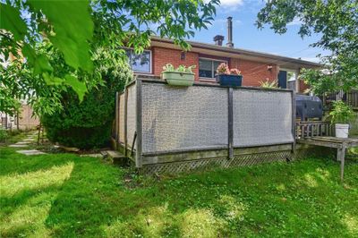 18 Sunset Blvd, House other with 3 bedrooms, 2 bathrooms and 4 parking in Brockville ON | Image 3