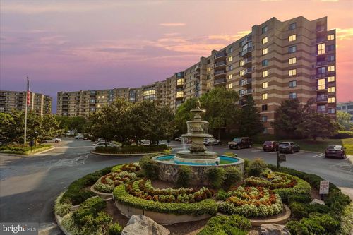 unit-908-8360 Greensboro Dr, MCLEAN, VA, 22102-3543 | Card Image