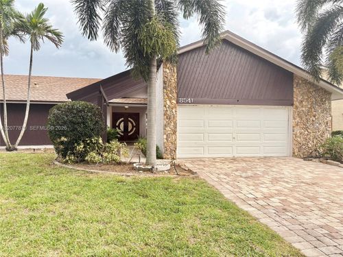 8541 Nw 54th St, Lauderhill, FL, 33351-4838 | Card Image