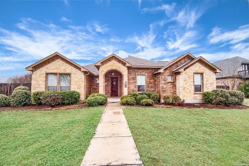 708 34th St, Hondo, TX, 78861-3537 | Card Image