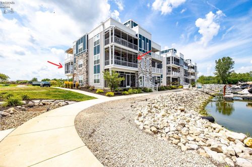 2729 S Harbor Bay Dr, Marblehead, OH, 43440-9119 | Card Image