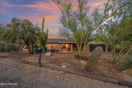 5230 N Avenida Largo, Tucson, AZ, 85745 | Card Image