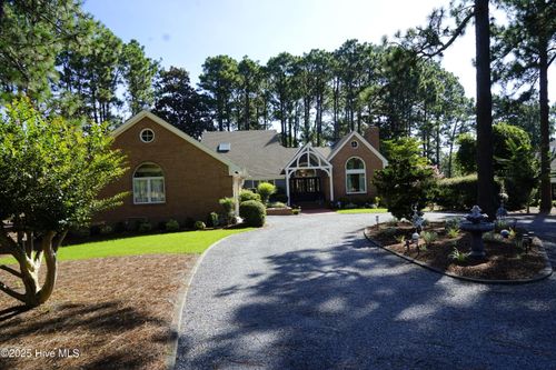 64 Pinewild Dr, Pinehurst, NC, 28374-9734 | Card Image