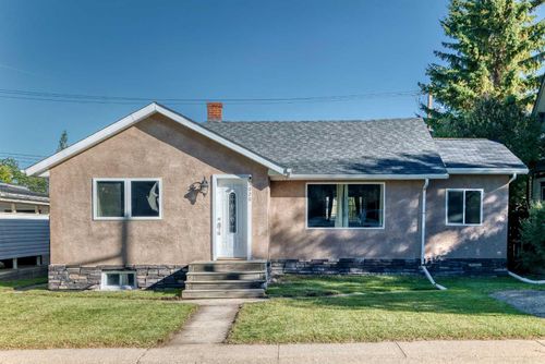 5020 46 St, Innisfail, AB, T4G1L6 | Card Image