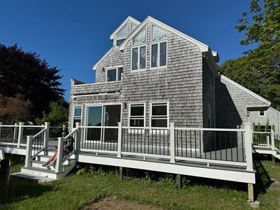 28 Edda Avenue, House other with 4 bedrooms, 2 bathrooms and 5 parking in Portsmouth RI | Image 3