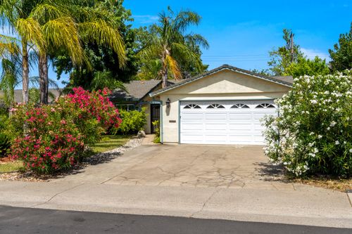 5830 Woodleigh Drive, Carmichael, CA, 95608 | Card Image