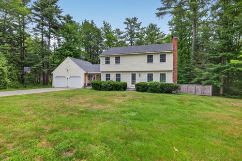 7 Longwood Dr, Kennebunk, ME, 04043-6724 | Card Image