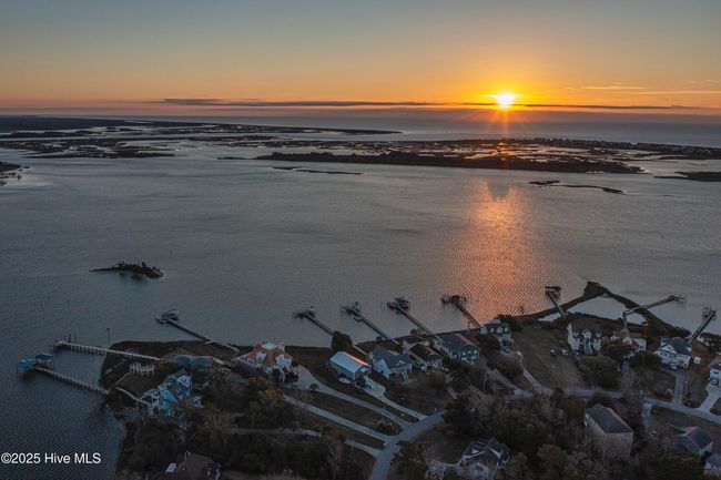943 Chadwick Shores Dr, House other with 4 bedrooms, 4 bathrooms and null parking in Sneads Ferry NC | Image 54