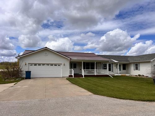 320 Roller Way, Mayville, MI, 48744-8636 | Card Image