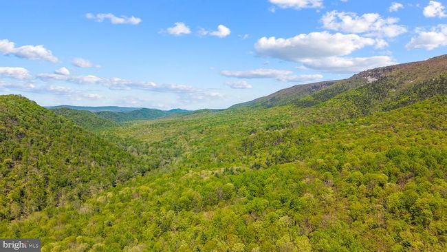 326 Preacher Ln, House other with 1 bedrooms, 1 bathrooms and null parking in Great Cacapon WV | Image 80