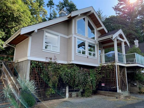 22d-2315 Mackinnon Rd, Pender Island, BC, V0N2M1 | Card Image