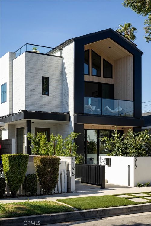 519 Narcissus Ave, Corona del Mar, CA, 92625-2416 | Card Image