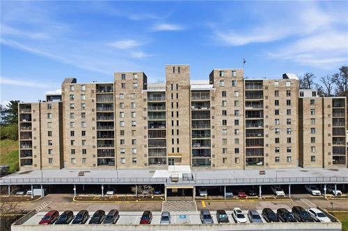 705w-2160 Greentree Rd, Pittsburgh, PA, 15220-1439 | Card Image