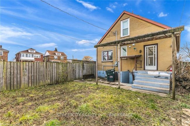 1196 Janette Ave, House other with 6 bedrooms, 3 bathrooms and 2 parking in Windsor ON | Image 30
