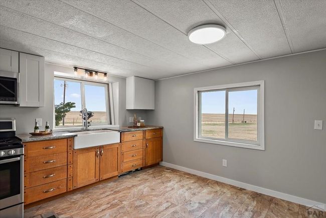 37155 E Jones Rd, House other with 2 bedrooms, 3 bathrooms and 2 parking in Yoder CO | Image 9